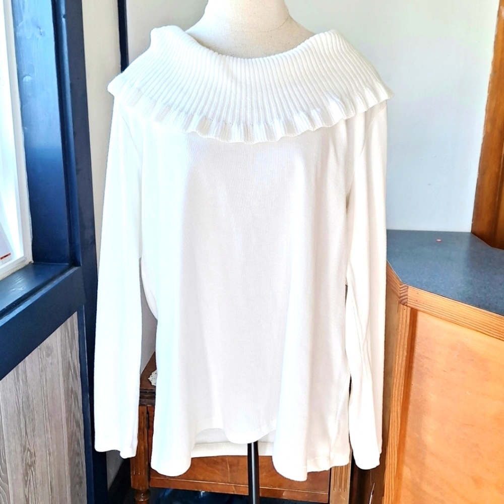 Rafaella Woman Ivory Ruffled Collar Knit Sweater, Size 1X, Style#LRKF2180, NWT